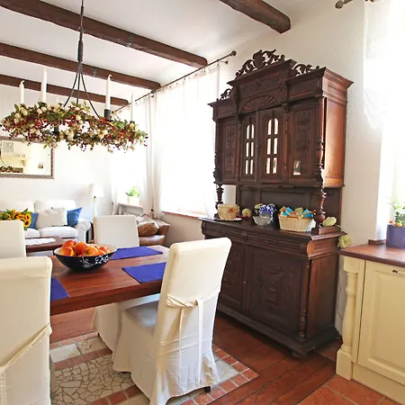 Castle Square Apartment *