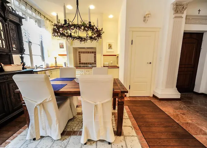 Castle Square شقة وارسو