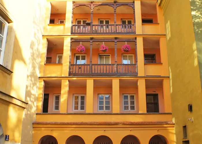 Castle Square شقة وارسو